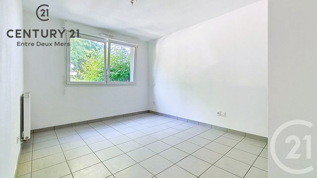 Appartement T3 à vendre - 3 pièces - 61.75 m2 - ARTIGUES PRES BORDEAUX - 33 - AQUITAINE - Century 21 Entre Deux Mers