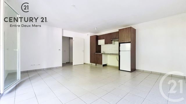 Appartement T3 à vendre - 3 pièces - 61.75 m2 - ARTIGUES PRES BORDEAUX - 33 - AQUITAINE - Century 21 Entre Deux Mers