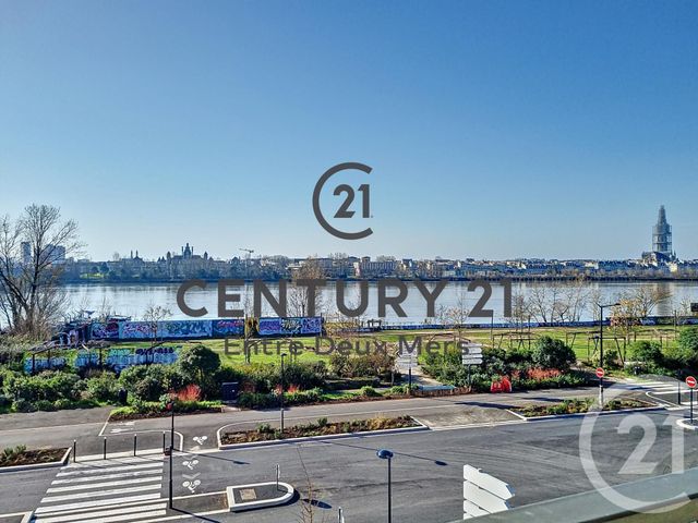 Appartement F3 à louer - 3 pièces - 90.0 m2 - BORDEAUX - 33 - AQUITAINE - Century 21 Entre Deux Mers