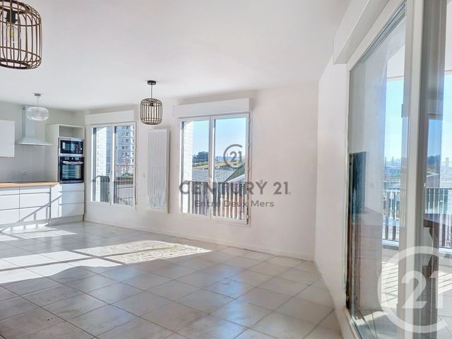 Appartement F3 à louer - 3 pièces - 90.0 m2 - BORDEAUX - 33 - AQUITAINE - Century 21 Entre Deux Mers