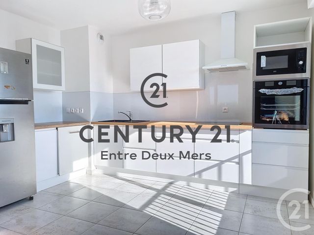 Appartement F3 à louer - 3 pièces - 90.0 m2 - BORDEAUX - 33 - AQUITAINE - Century 21 Entre Deux Mers