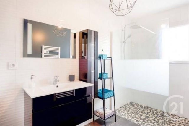 maison à vendre - 3 pièces - 62.0 m2 - ARTIGUES PRES BORDEAUX - 33 - AQUITAINE - Century 21 Entre Deux Mers maison à vendre - 3 pièces - 62.0 m2 - ARTIGUES PRES BORDEAUX - 33 - AQUITAINE - Century 21 Entre Deux Mers