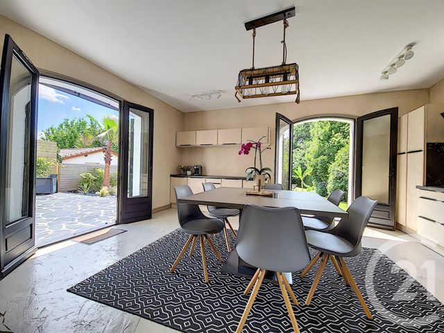 Afficher la photo en grand maison à vendre - 9 pièces - 200.0 m2 - ARTIGUES PRES BORDEAUX - 33 - AQUITAINE - Century 21 Entre Deux Mers