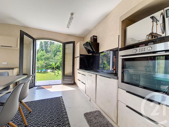 Afficher la photo en grand maison à vendre - 9 pièces - 200.0 m2 - ARTIGUES PRES BORDEAUX - 33 - AQUITAINE - Century 21 Entre Deux Mers