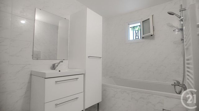 Afficher la photo en grand appartement à louer - 4 pièces - 108.0 m2 - CENON - 33 - AQUITAINE - Century 21 Entre Deux Mers
