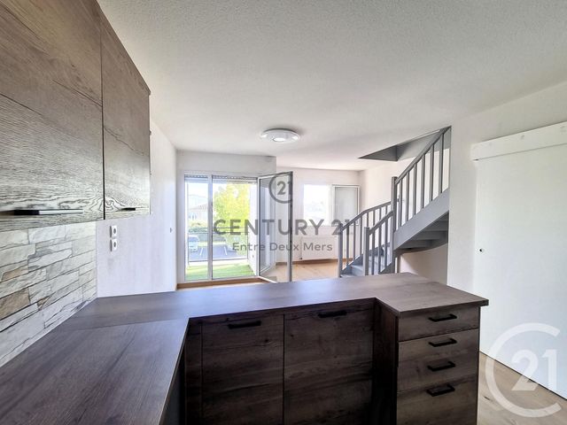 Appartement F2 à vendre - 2 pièces - 40.0 m2 - AMBARES ET LAGRAVE - 33 - AQUITAINE - Century 21 Entre Deux Mers